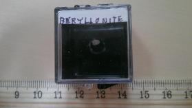BERYLLONITE
