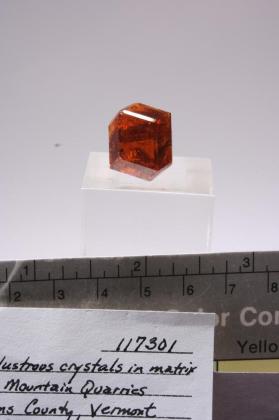 GROSSULAR