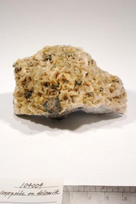 SPHALERITE with Chalcopyrite and Dolomite