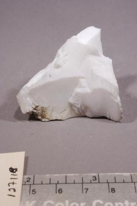Manganocolumbite with Mica Group and Quartz