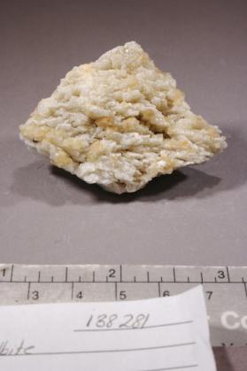 Kosnarite