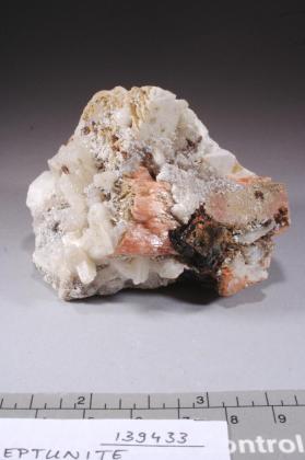 Manganoneptunite