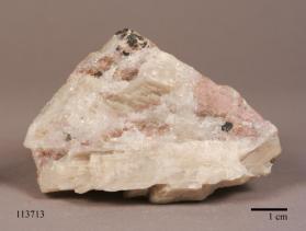 Leucophoenicite