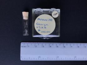 Muscovite (muscovite group)