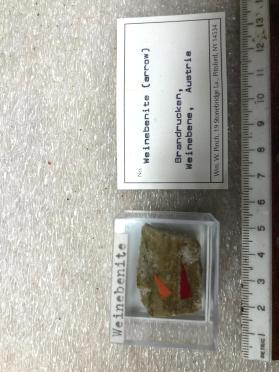 Weinebenite (arrow)