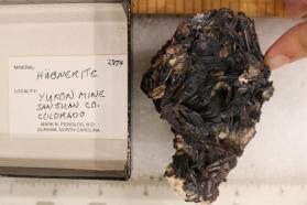 Hubnerite
