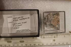 Cetineite with Mopungite