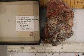 Gianellite with Terlinguacreekite, Mosesite