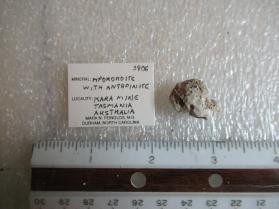 Mporordite with Anthionite