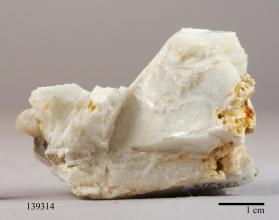 Bertrandite with Albite