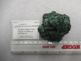 Cuprite altering to Malachite and Brochantite