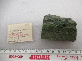 Diopside v Chromian, Uvarovite