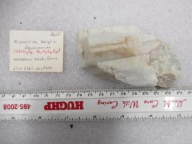Microcline, Beryl v. Aquamarine