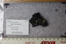 Wulfenite var Chillagite