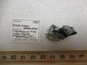 Ferro-ferrihornblende