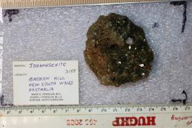 Johannsenite