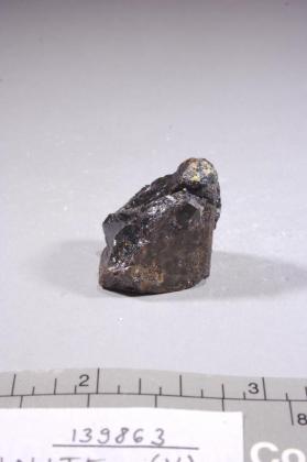 Tantalaeschynite-(Y)