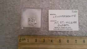 Leucosphenite