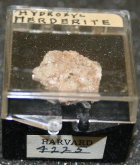 Hydroxylherderite