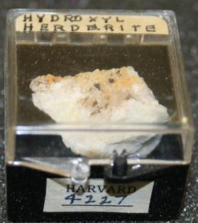 Hydroxylherderite