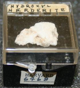 Hydroxylherderite