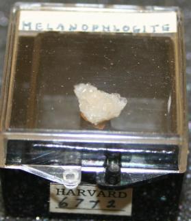 Melanophlogite