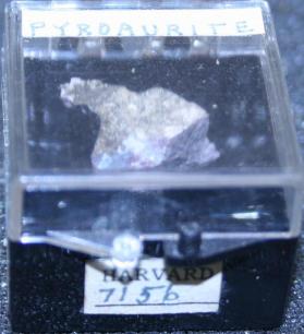 Pyroaurite