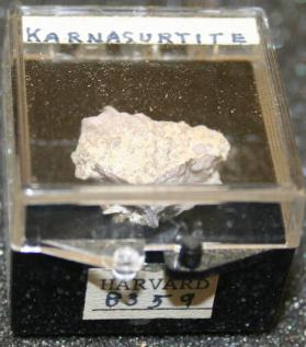 Karnasurtite-(Ce)