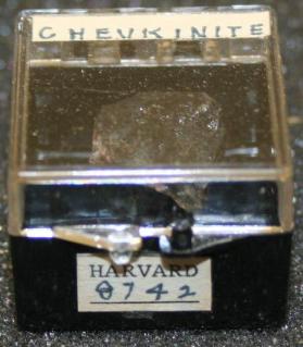 Chevkinite