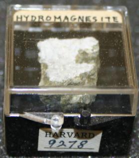 Hydromagnesite
