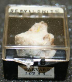BERYLLONITE