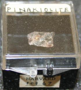Pinakiolite