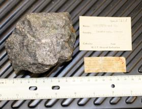Cobaltite with Chalcopyrite and Safflorite?