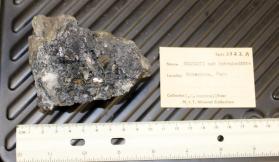 Enargite, Tetrahedrite, Quartz on matrix