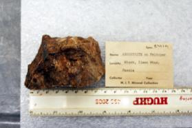 Aeschynite-(Ce) on Feldspar