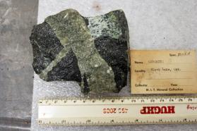 Chromite with Antigorite veins
