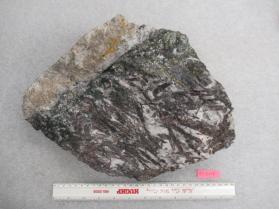 Hübnerite with Chalcopyrite and Quartz